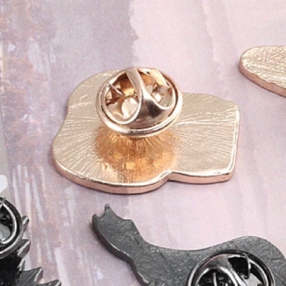 NEW Loner Club Sweater Enamel Pin Brooch - Picture 2 of 2